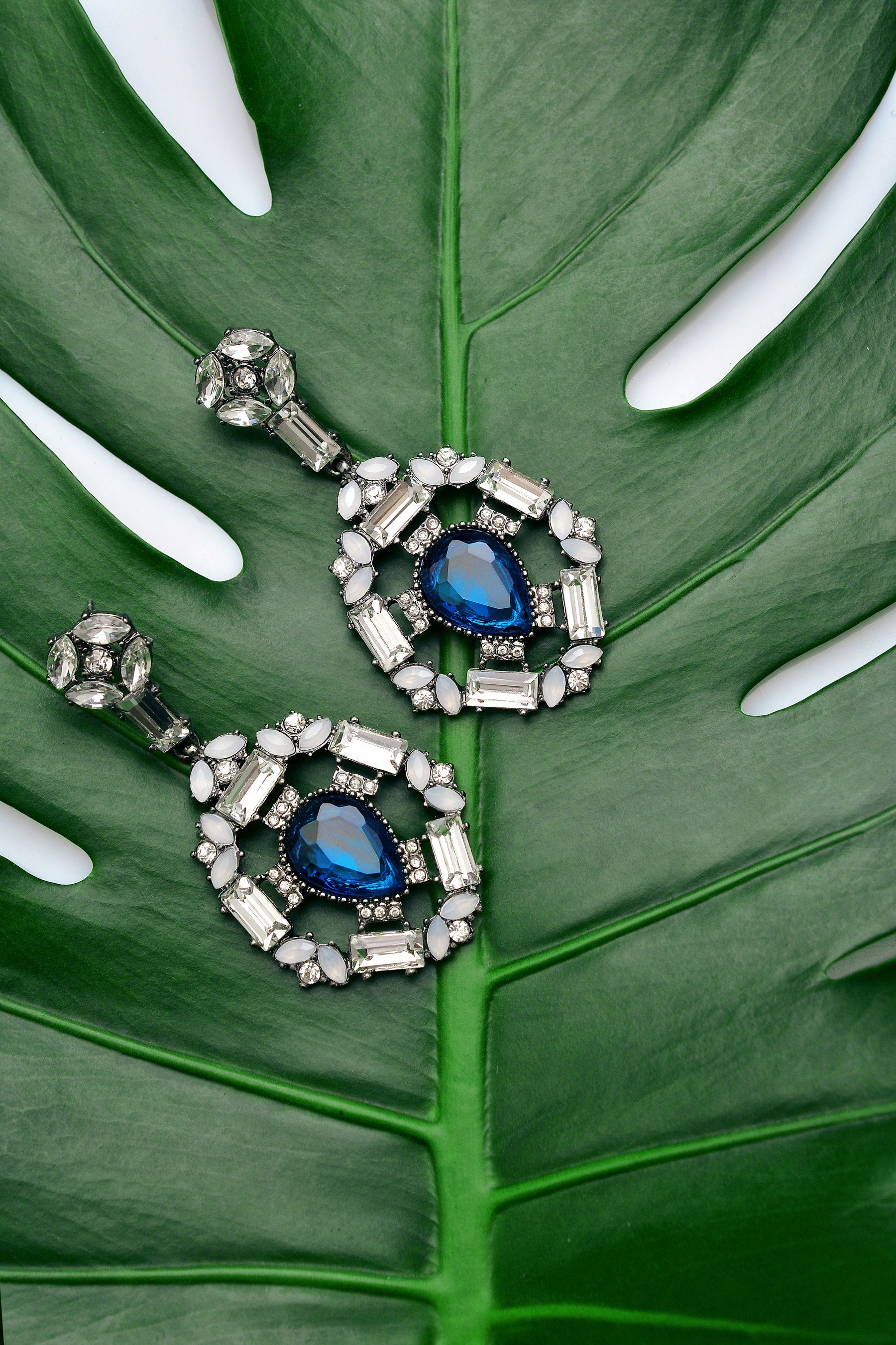 South Sea pearl earrings with 18K yellow gold